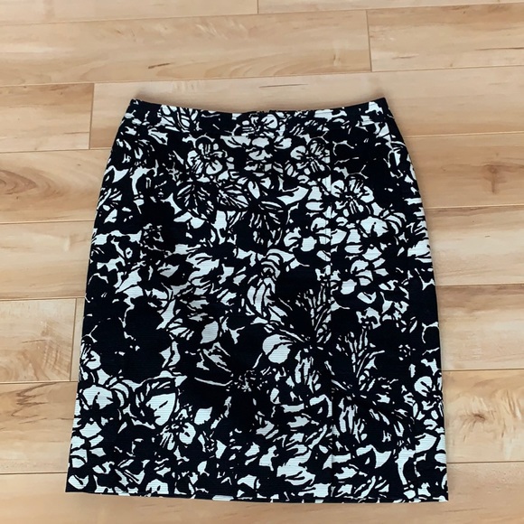 Talbots Dresses & Skirts - Talbots Pencil skirt.